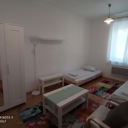 Gizella Apartman Apartment Егер Екстериор снимка