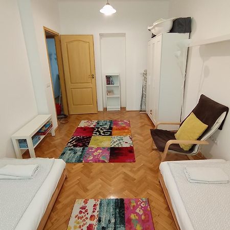 Gizella Apartman Apartment Егер Екстериор снимка