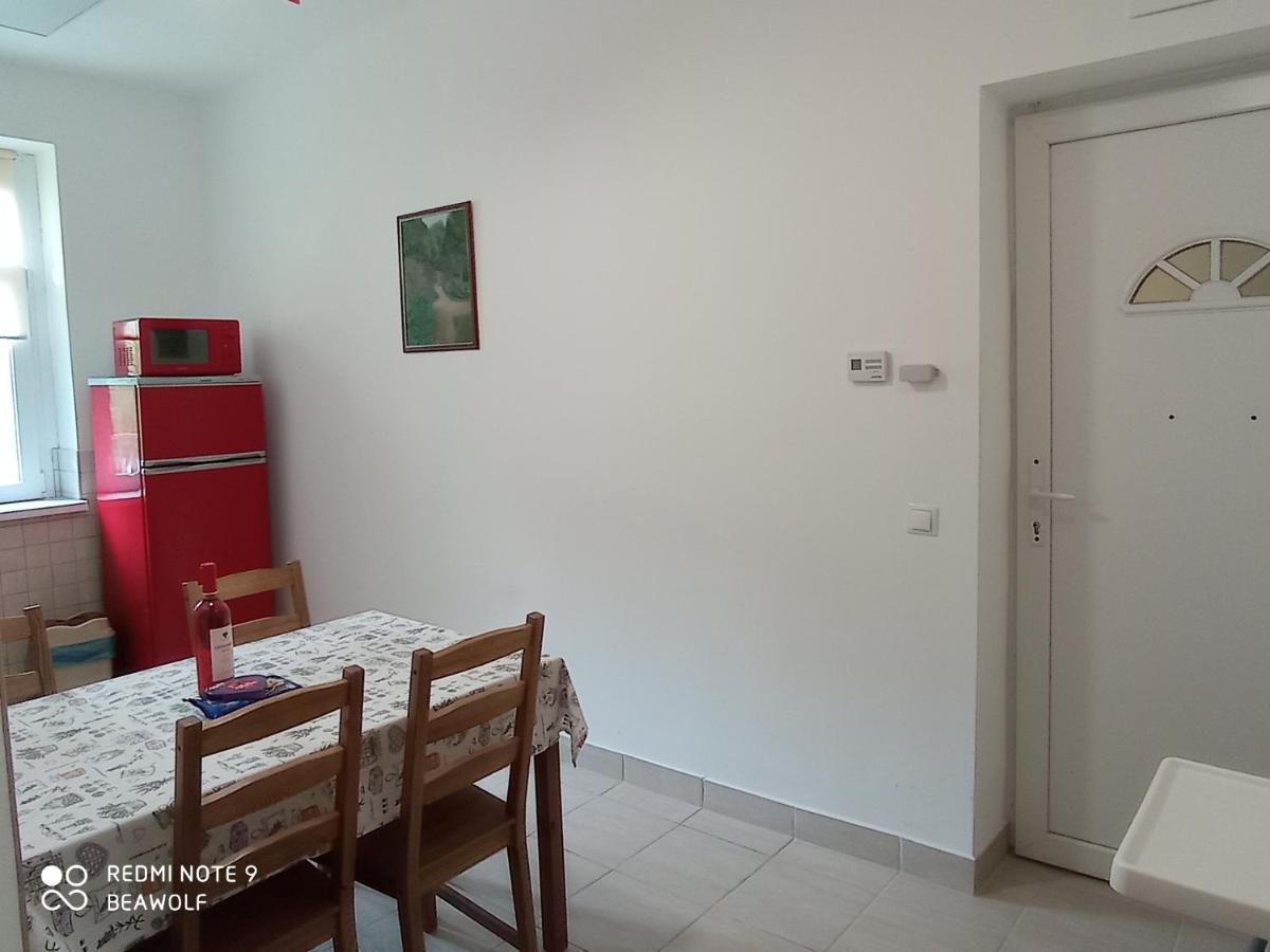 Gizella Apartman Apartment Егер Екстериор снимка