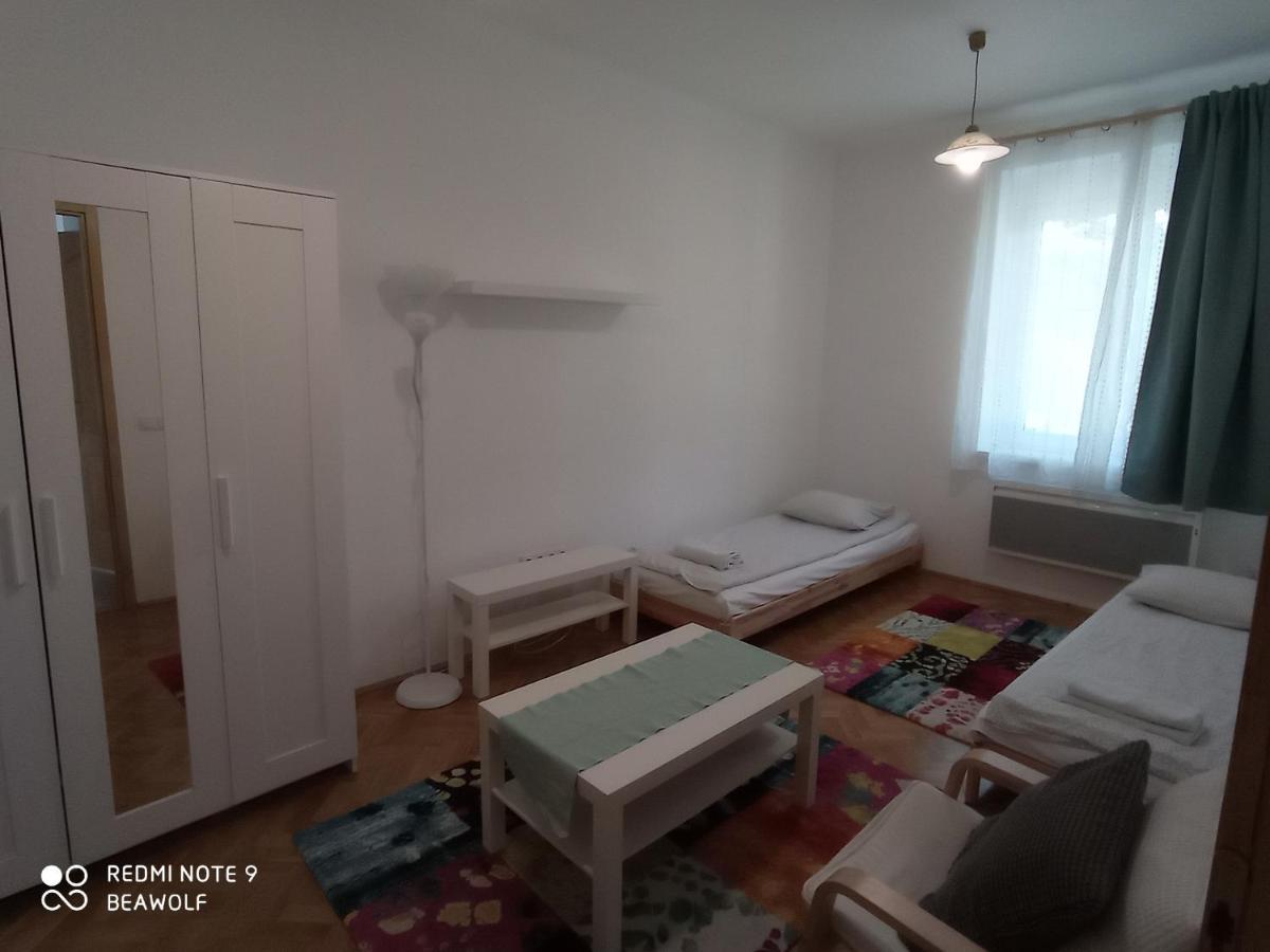 Gizella Apartman Apartment Егер Екстериор снимка