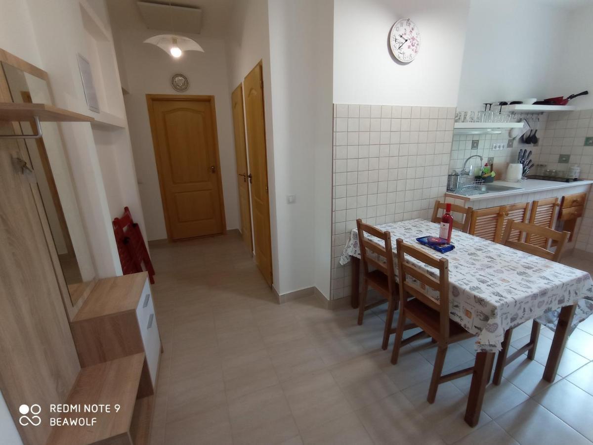 Gizella Apartman Apartment Егер Екстериор снимка