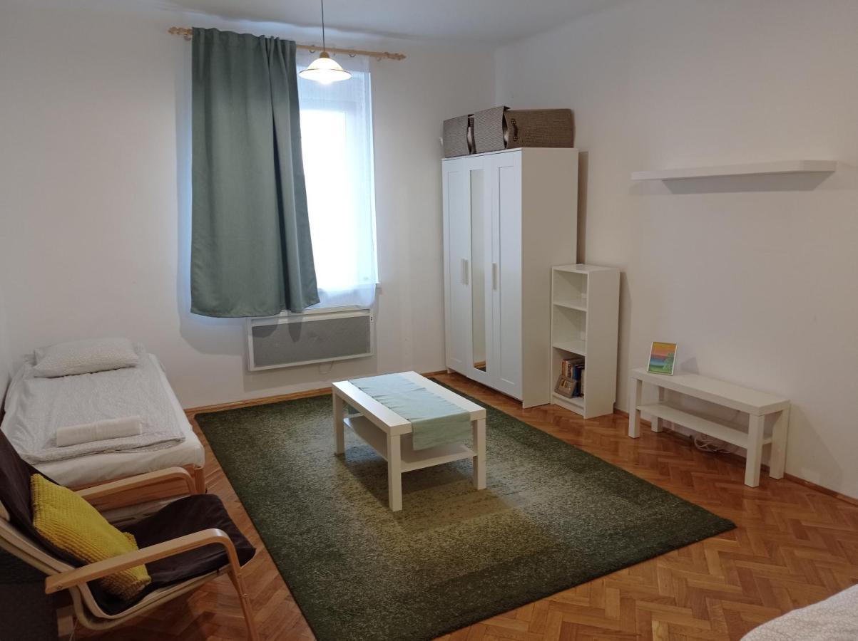 Gizella Apartman Apartment Егер Екстериор снимка