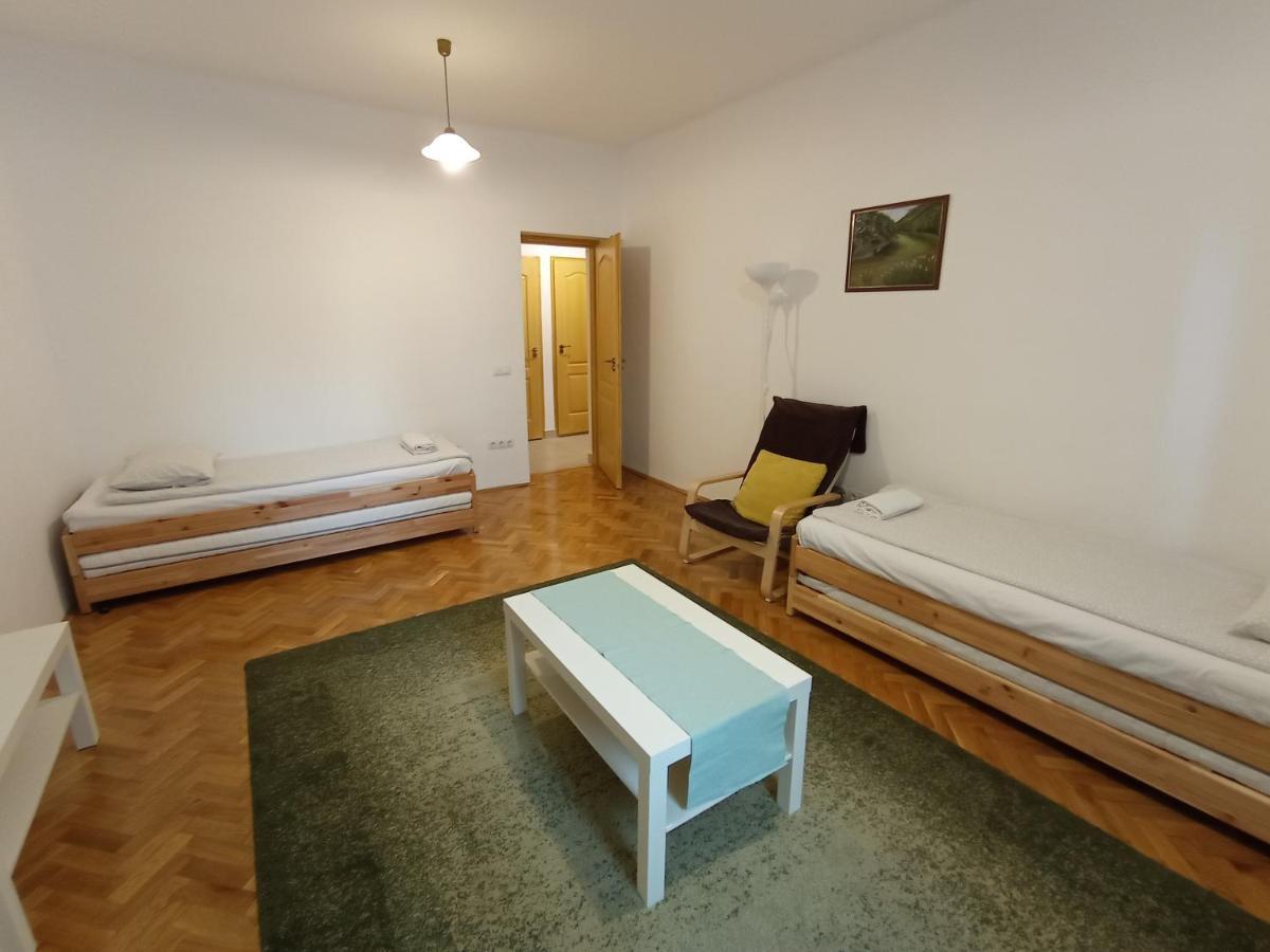 Gizella Apartman Apartment Егер Екстериор снимка